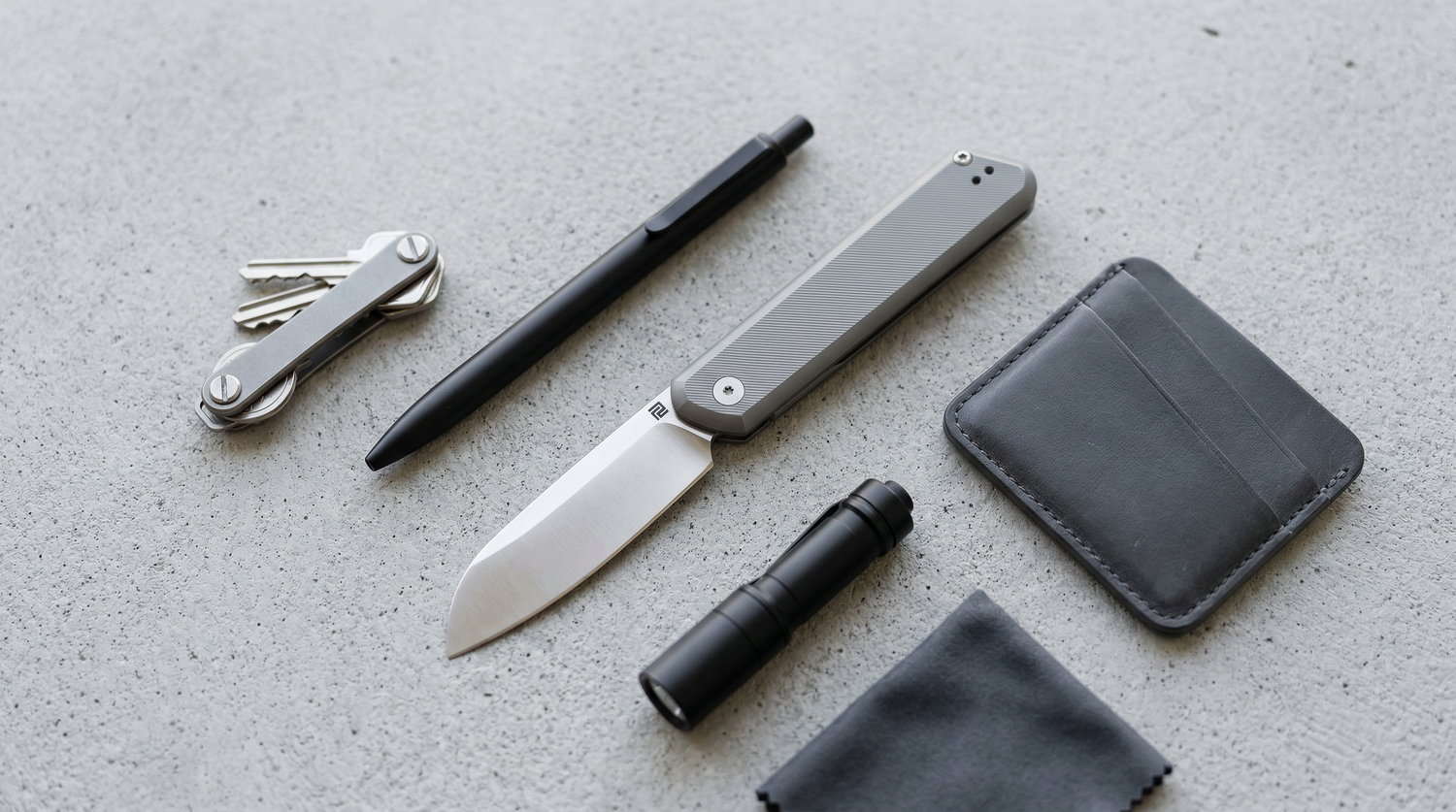Minimalist Readiness: Defining the Core Philosophy of Everyday Carry and the Perfect EDC Knife