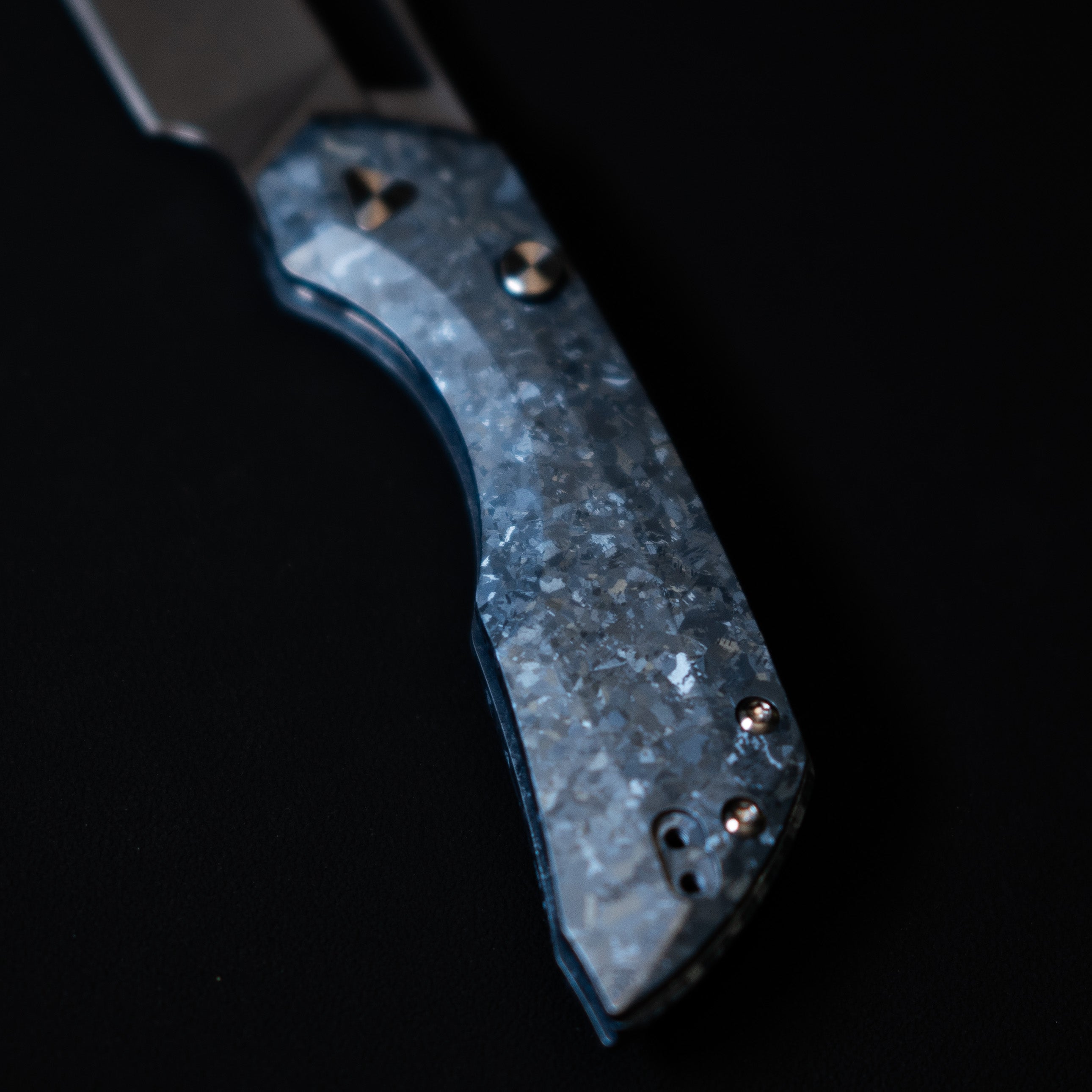 Artisan Cutlery Mousebird Thumb Hole Top Liner lock Lock EDC Knife Crystal Titanium Handle Crystal Titanium Clip(3'' CPM S35VN Stone Wash Blade ) 1889G-CBU