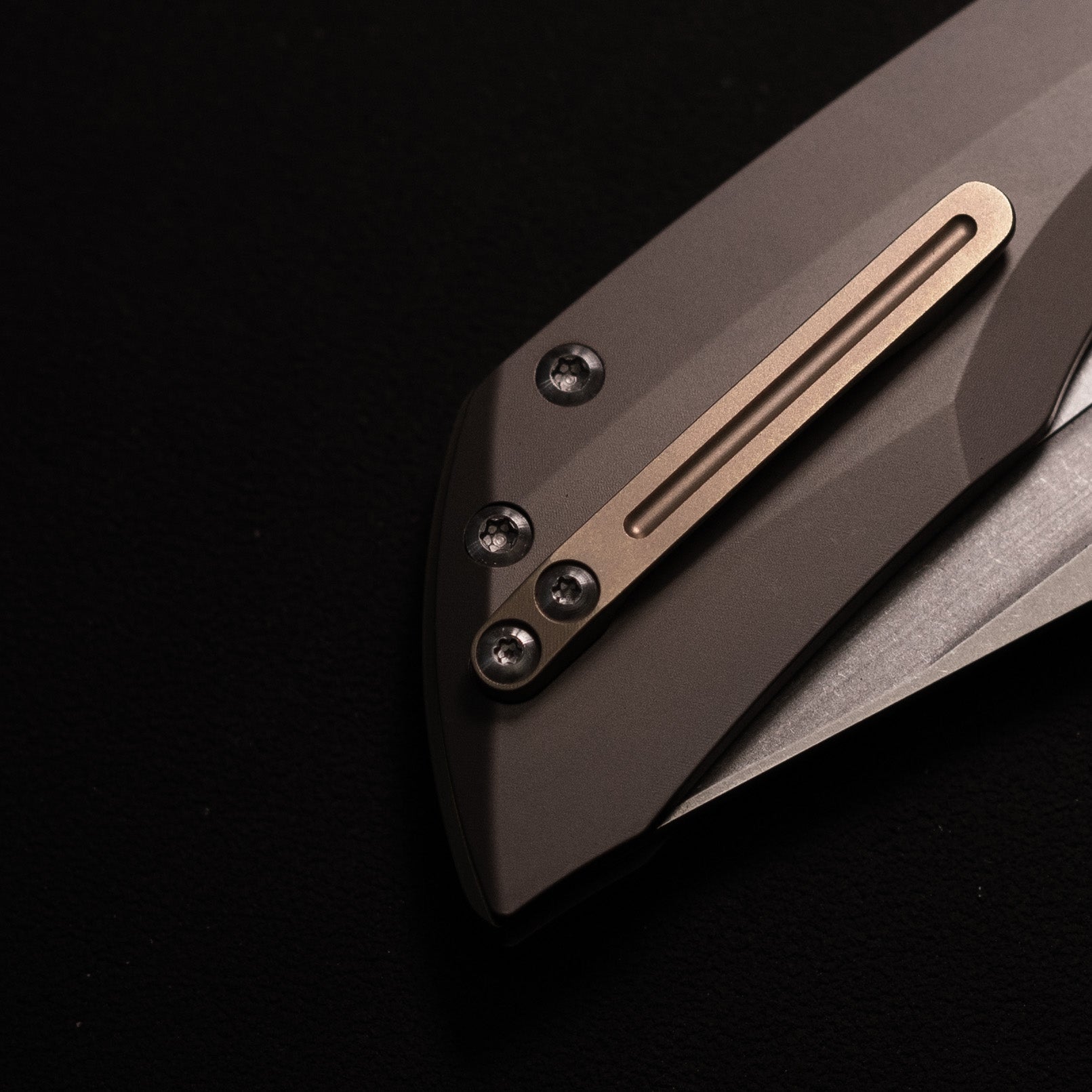 Artisan Cutlery Mousebird Thumb Hole Top Liner Lock EDC Knife Titanium Handle Gold Titanium Clip(3'' CPM S35VN Stone Wash Blade ) 1889G-DG