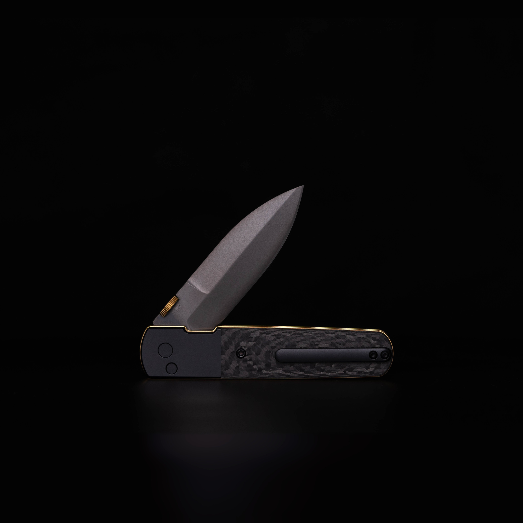 CJRB The Perfect Locust -Classy Carbon | Button Lock (J1951G-BCF)