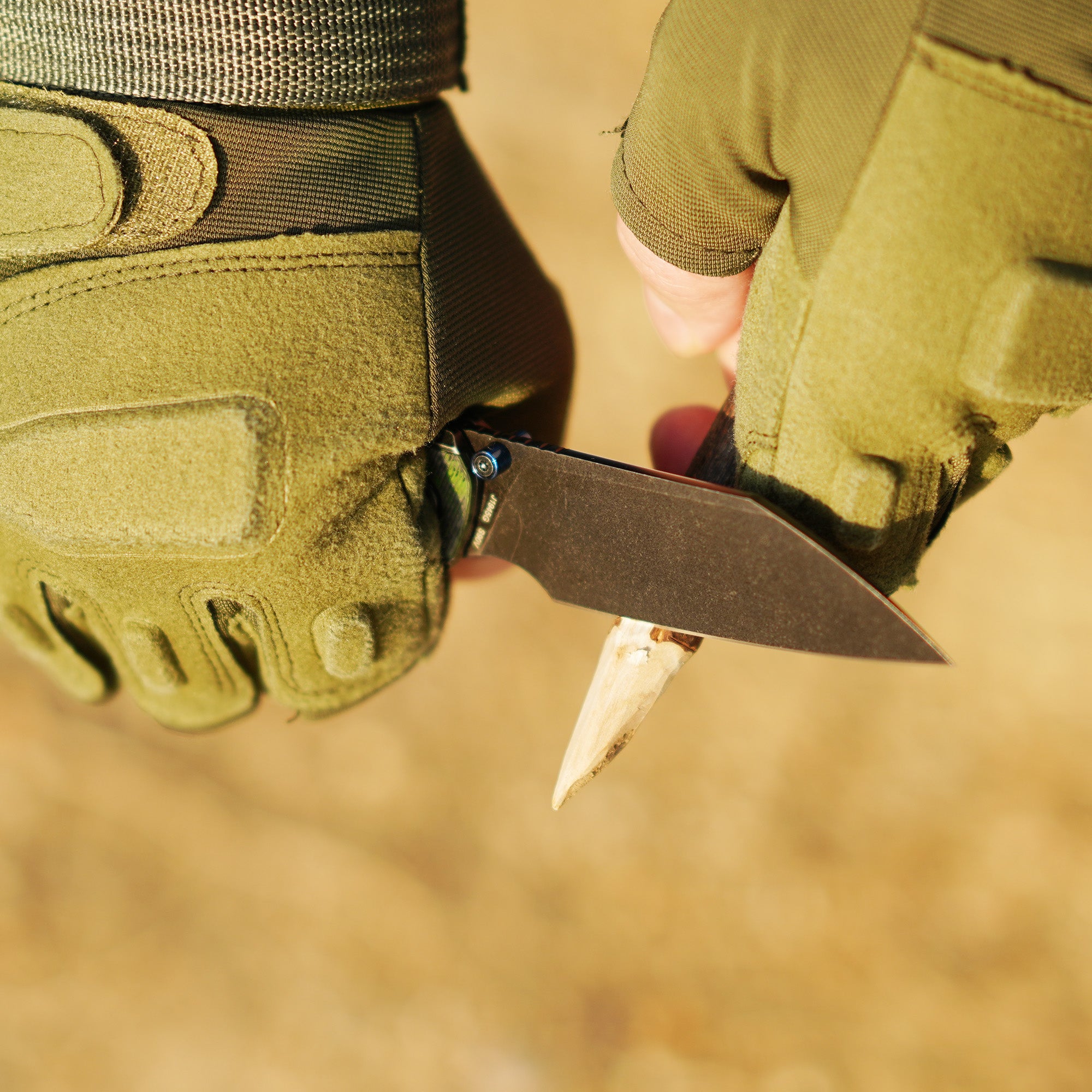 CJRB Interstellar Pyrite-Light J1945G S90V Blade Titanium and Fat Carbon Inlay Handle Folding Knives(Limited edition) - Black (J1945G-BJWCF)