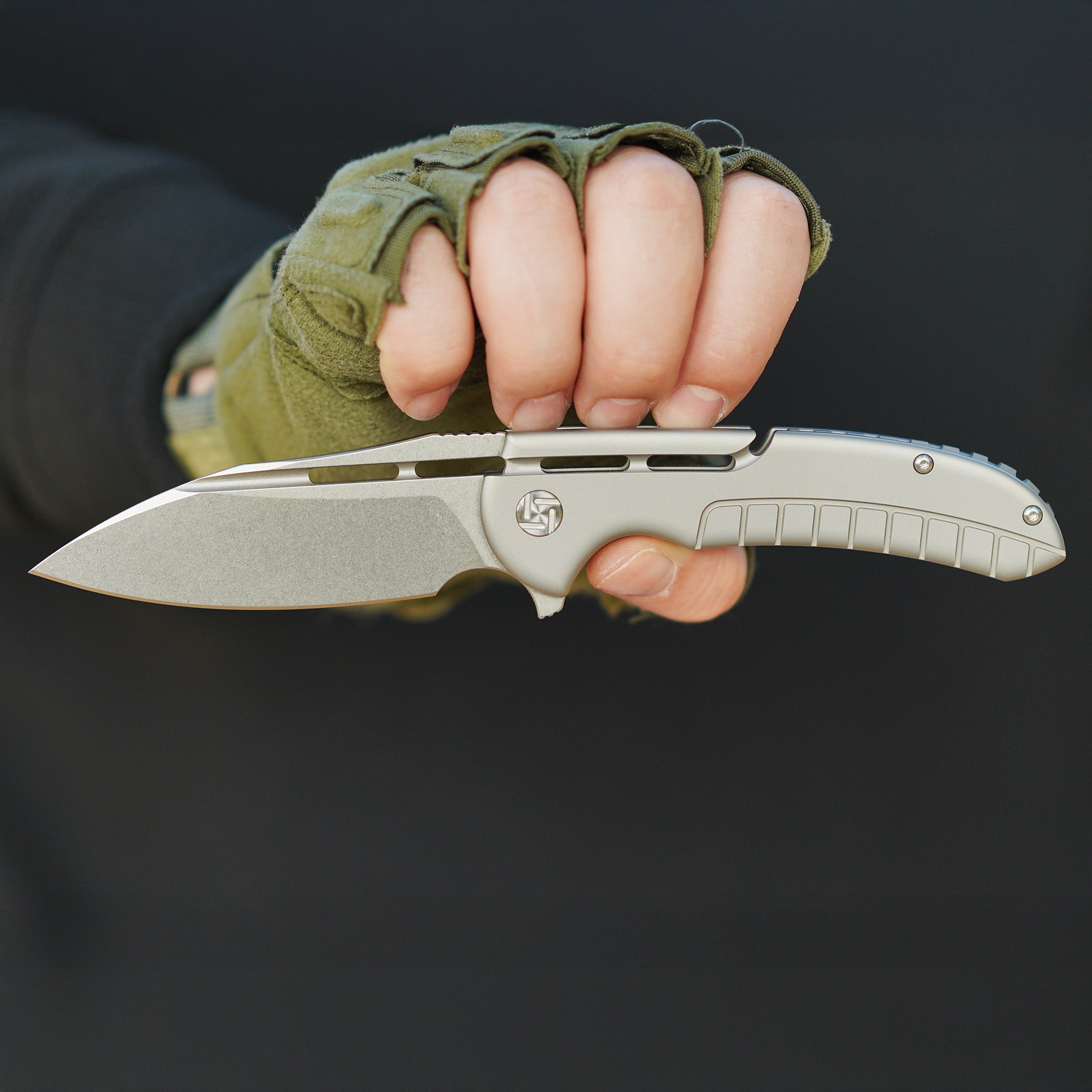 Artisan Cutlery Valor ATZ-1850G S35VN Blade Titanium Handle Folding Knives