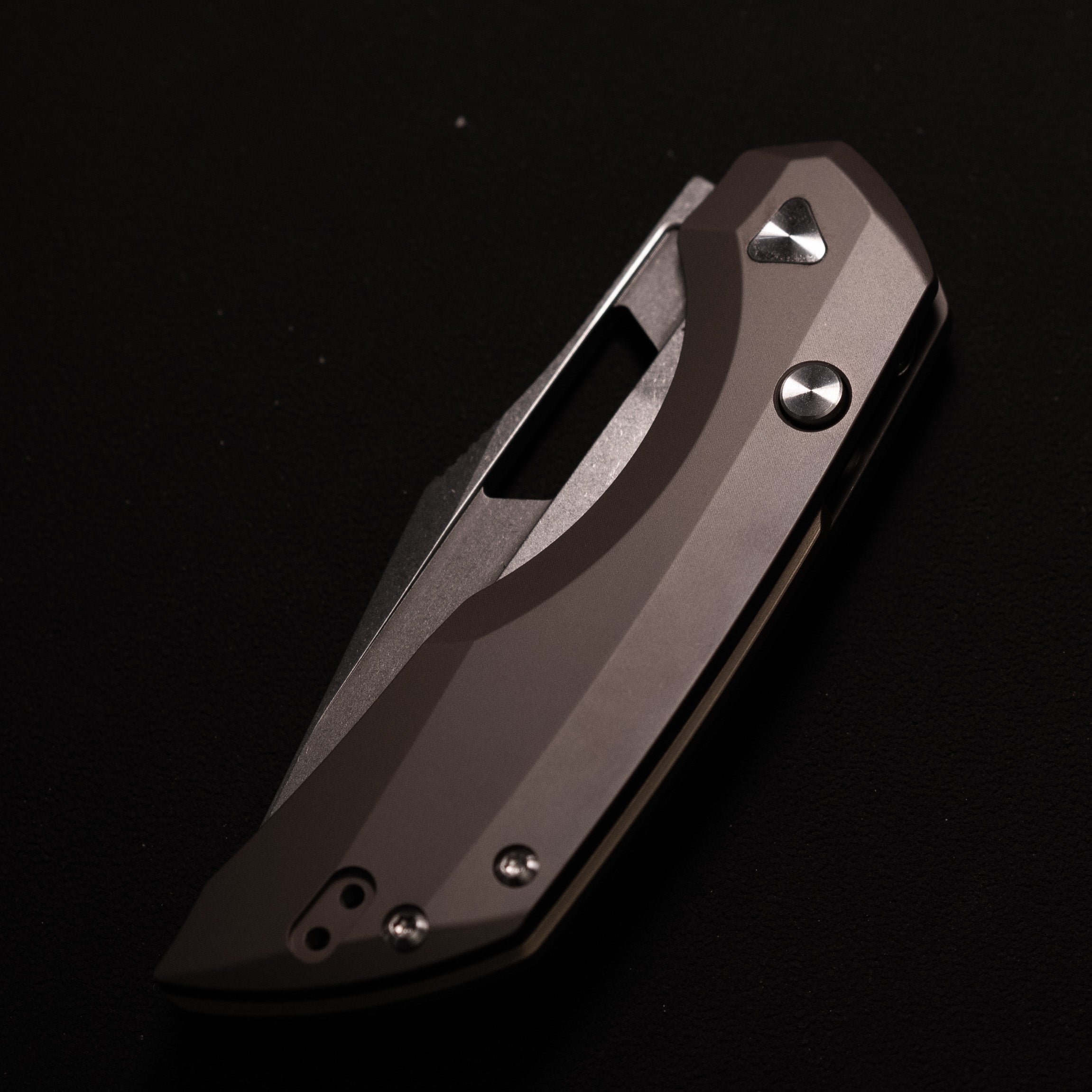 Artisan Cutlery Mousebird Thumb Hole Top Liner lock Lock EDC Knife Titanium Handle Gold Titanium Clip(3'' CPM S35VN Stone Wash Blade ) 1889G-DG