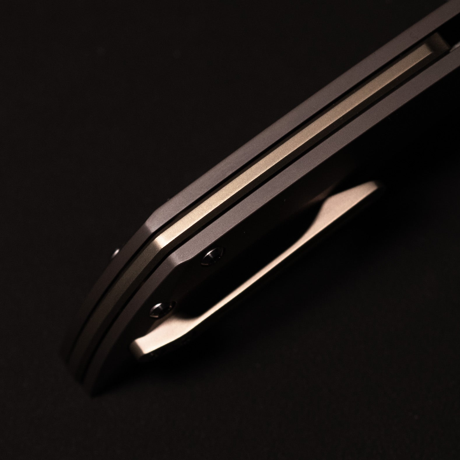 Artisan Cutlery Mousebird Thumb Hole Top Liner lock Lock EDC Knife Titanium Handle Gold Titanium Clip(3'' CPM S35VN Stone Wash Blade ) 1889G-DG