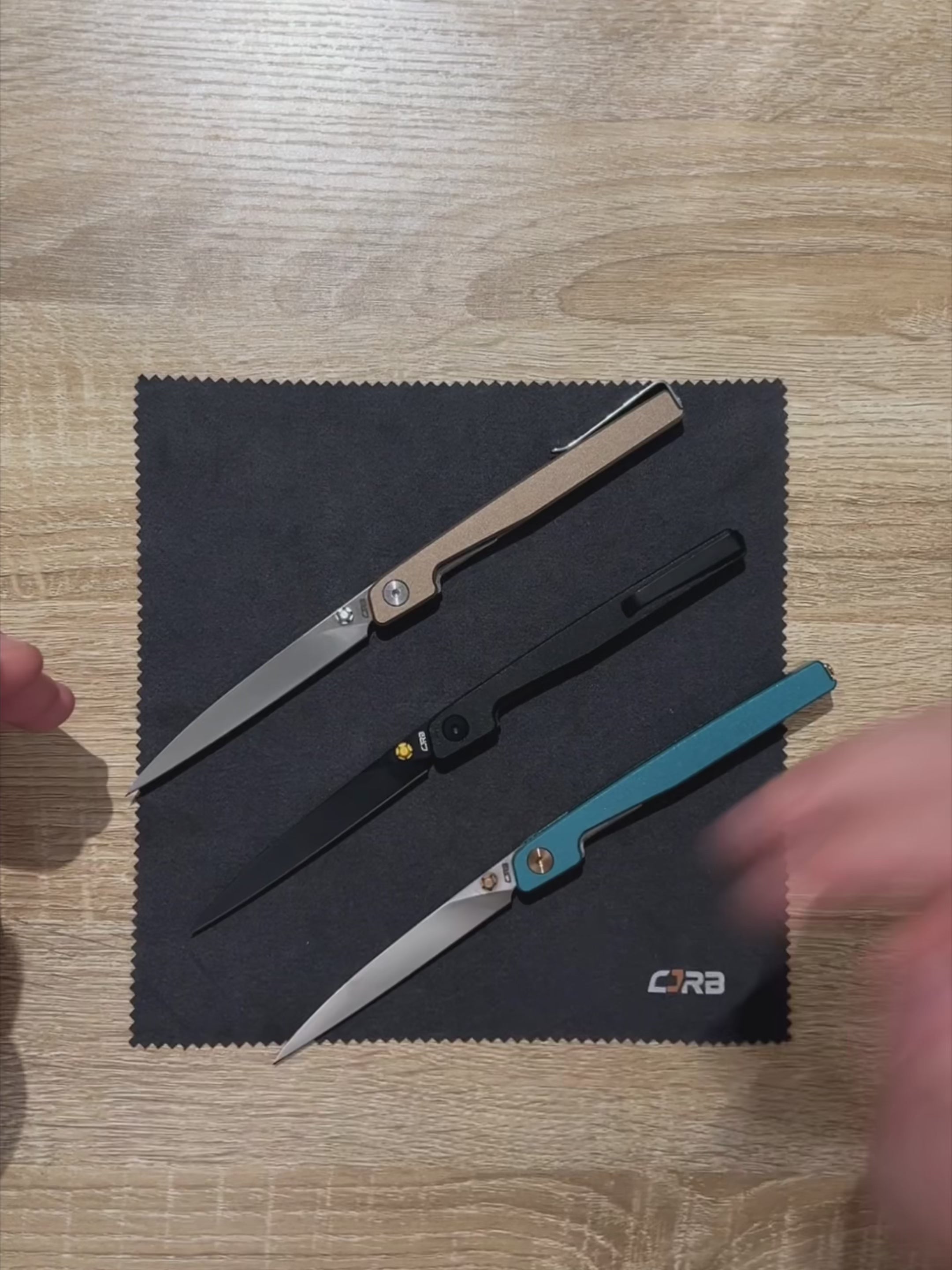 CJRB Lanky Thumb Stud & Liner Lock Knife Black Aluminum Handle